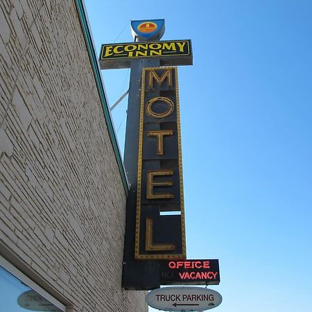 Economy Inn Ontario Exterior foto